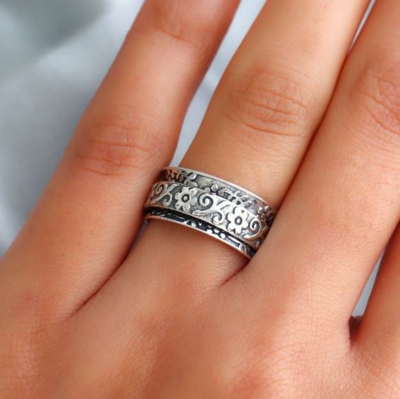 STERLING SILVER SPINNER (FIDGET) FLORAL RING - Picture 3 of 5